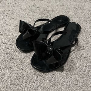 Black bow sandals